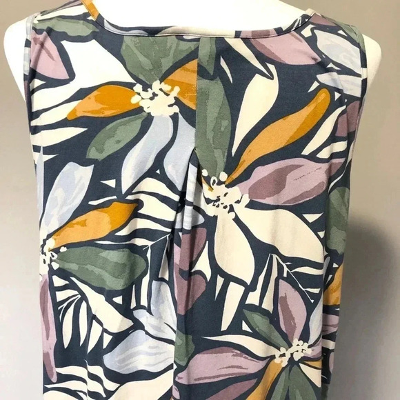 Nicole Miller Floral Tank Top - Picture 5 of 10